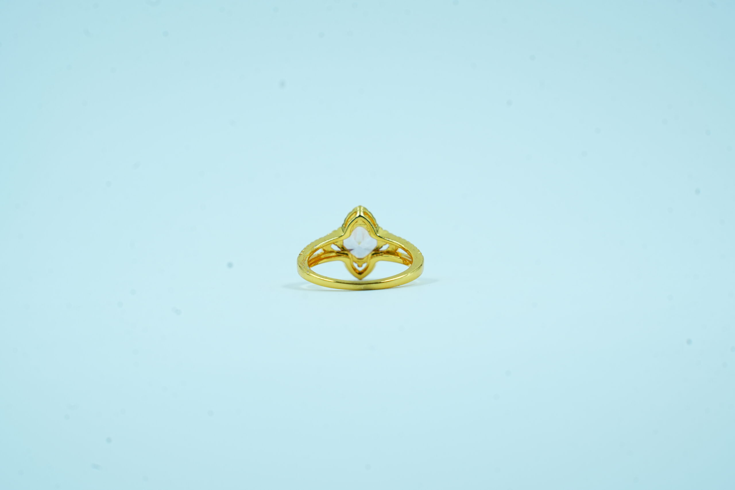 Female Gold Ring - Image 4