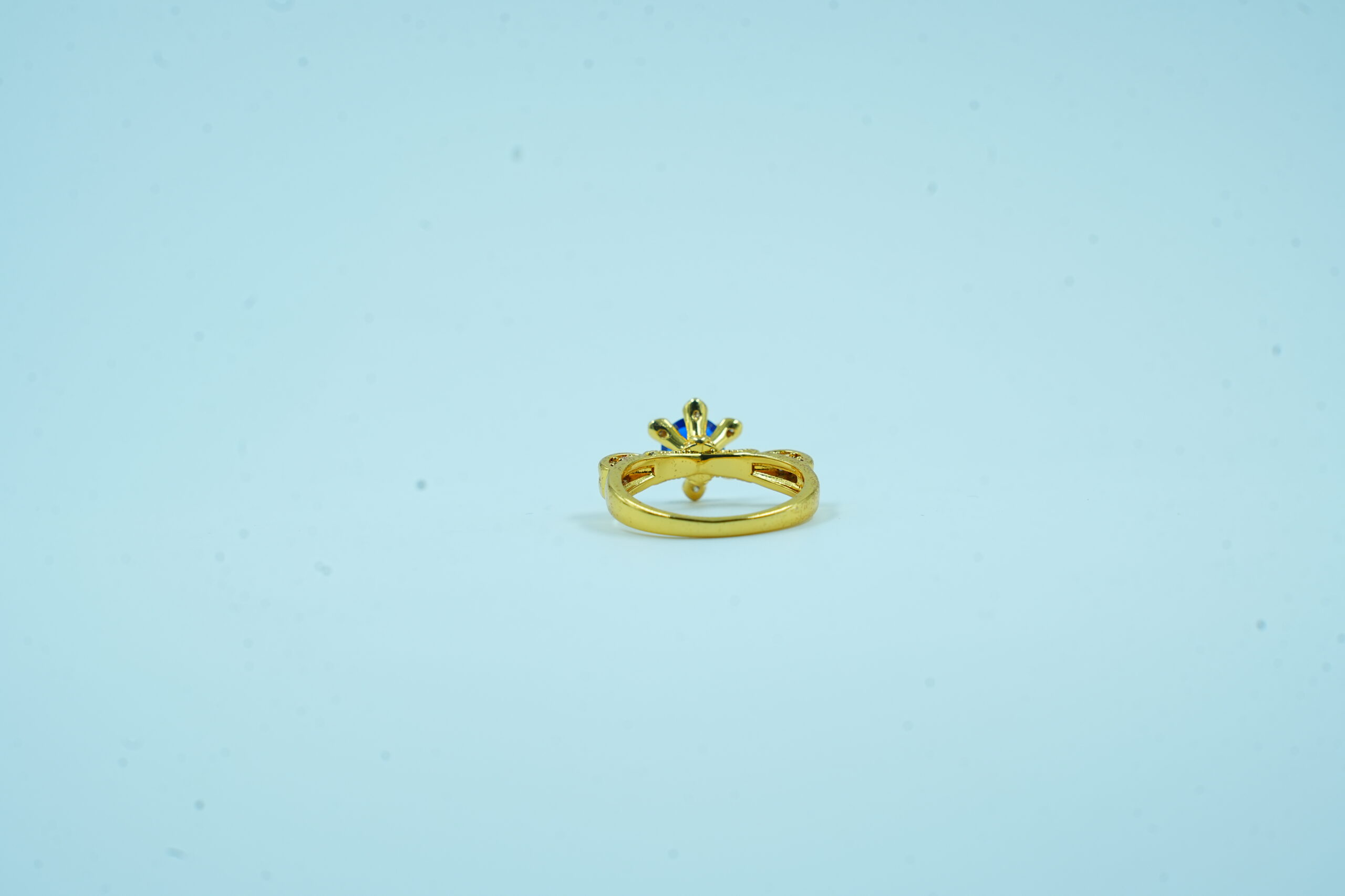 Female Gold Ring - Image 4