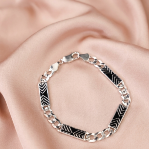 The Duo TextureWide bracelet mixing smooth and textured vertical bar