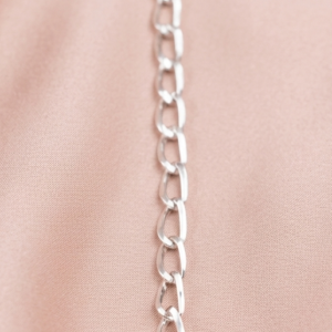 The Curb ClassicBold curb chain with flat links