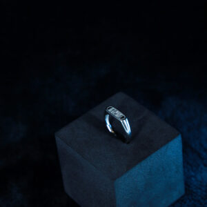 Metro pave signet ring