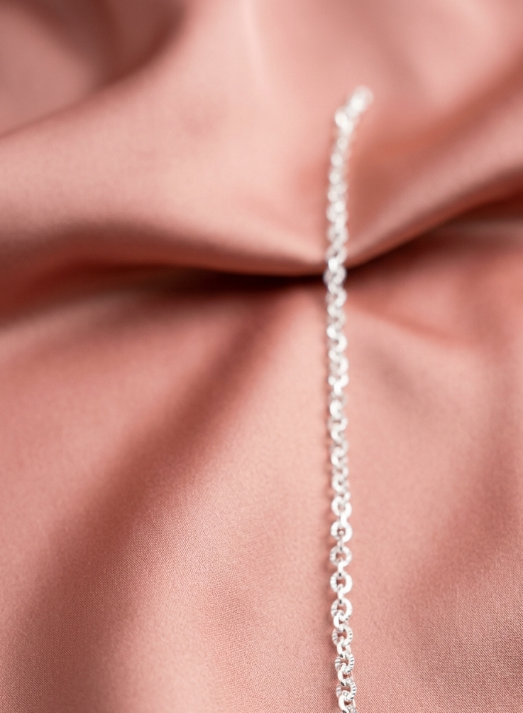 The Cable DailyClean round-link cable chain