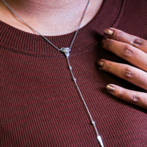 The stella Lariant Necklace