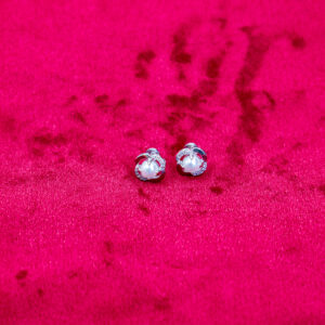 Pearl Lotus Screwback Studs